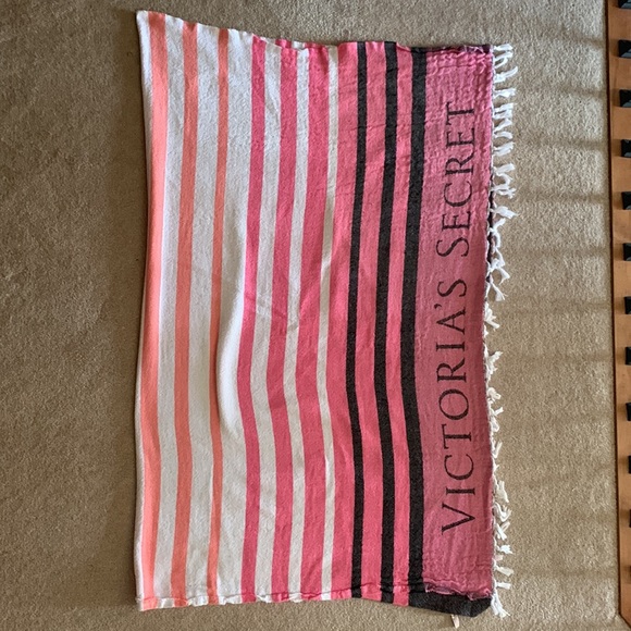 VICTORIA SECRET TASSEL BLANKET - Picture 1 of 7